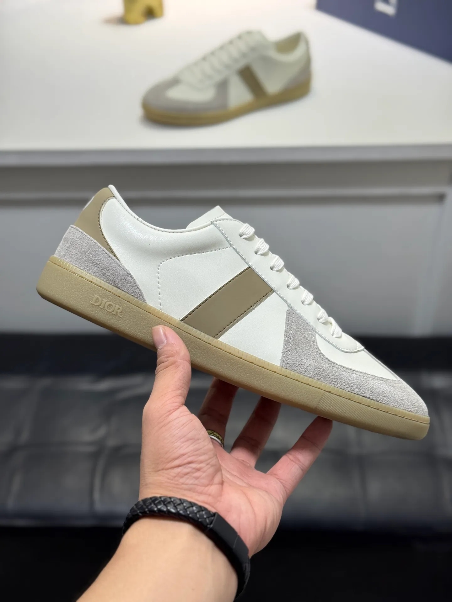 Men's Men's Shoes💰380【New Style】🎠🎠Dior🔍Top Purchasing Agency🇮🇹Di's hot style super popular sneakers are synchronized with the new product counters. The uppers are original Italian imported cowhide, the logo graphics are perfectly reproduced with complex craftsmanship necessary for fashionistas, and the imported soft sheepskin lining is Sole: The original sole is specially provided by the original factory. The exclusive movable molded sole is super comfortable. The original factory follows the order. 🔍🔍Multiple colors are available. You can enter and exit the counter at will. Welcome to compare. A must-have for trendy men. Code number: 38-44 (45 customized
